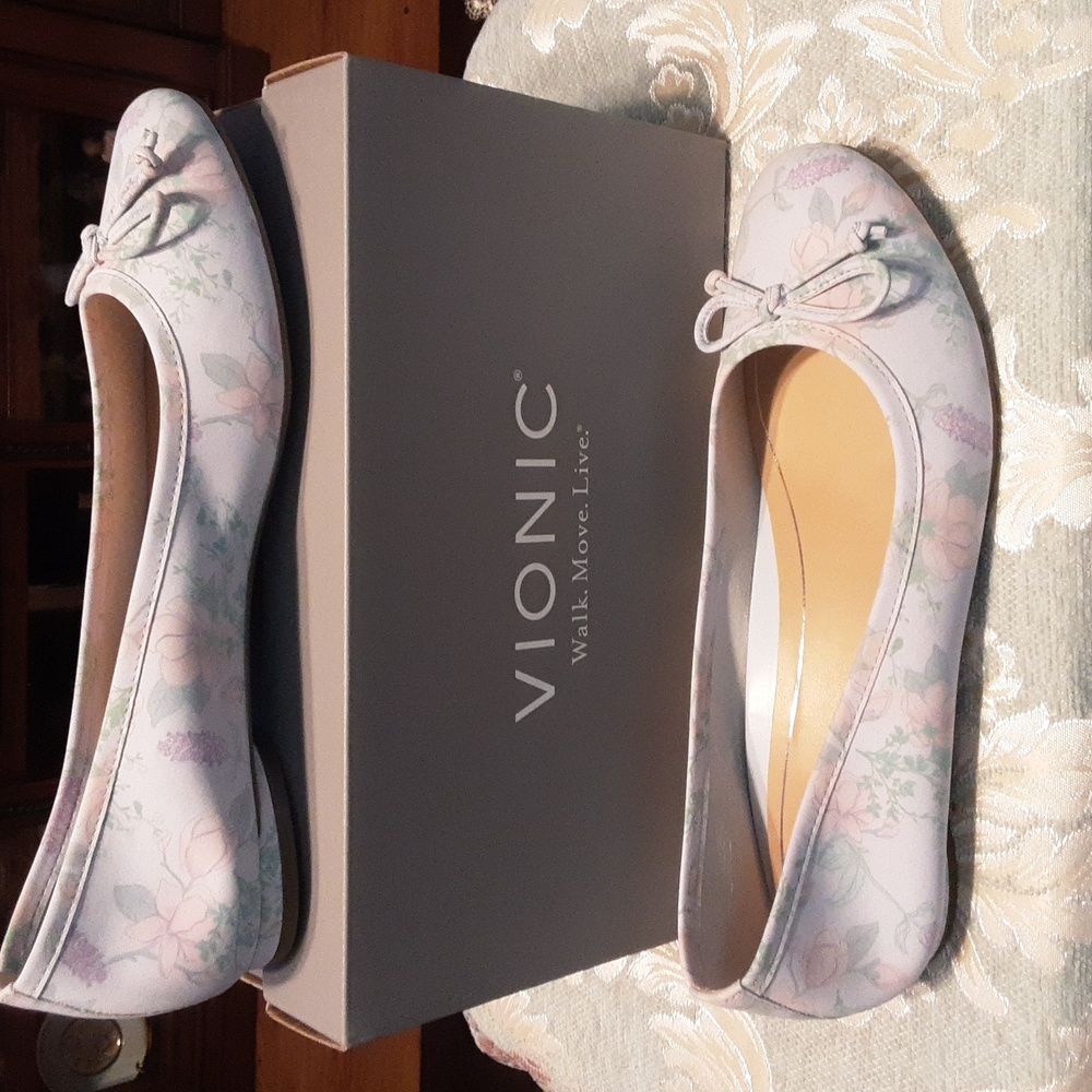 Vionic Callisto Flat - New with Tags